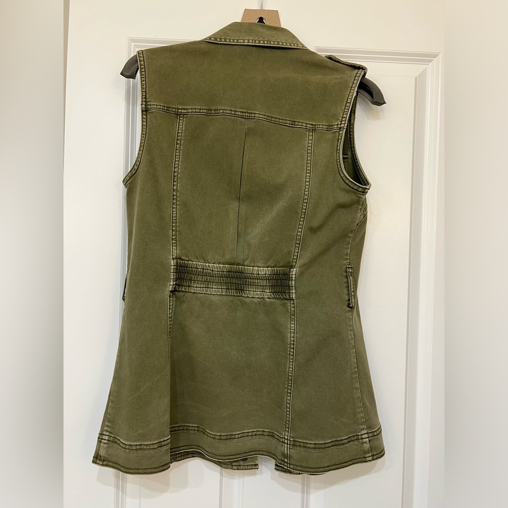 Utility vest - Picture 3 of 3